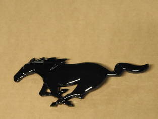 original-kuehlergrill-emblem-logo-schwarz-2625474-ford-mustang-pony-ab-2024