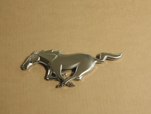 original-kuehlergrill-emblem-logo-silber-2625472-ford-mustang-pony-ab-2024