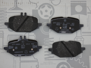 Original Mercedes-Benz Bremsklötze hinten. C-Klasse W206