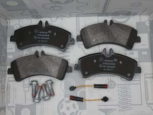 Original Mercedes-Benz Bremsklotz-Satz hinten. Sprinter