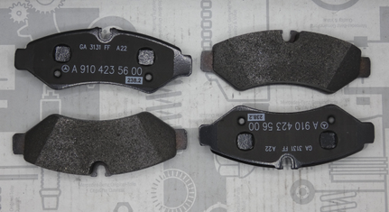 Original Mercedes-Benz Bremsklotz-Satz hinten. Sprinter W907, W910