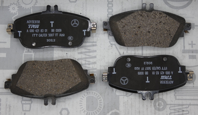 Original Mercedes-Benz Bremsklotz-Satz vorne. A-Klasse W176, B-Klasse W246