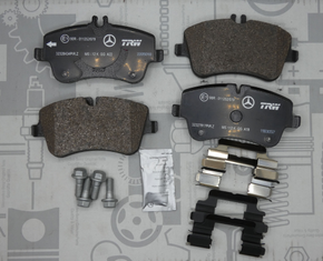Original Mercedes-Benz Bremsklotz-Satz vorne. C-Klasse W203