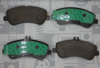 Original Mercedes-Benz Bremsklotzsatz vorne. GLK X204