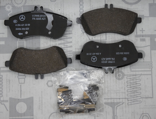 Original Mercedes-Benz Bremsklotz-Satz vorne. SLK 180 R172, C-Klasse W204, E-Klasse W212