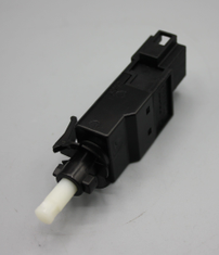 Original Mercedes-Benz Bremslichtschalter ML 163, A 168, Vito 638, Sprinter 901,902,903,904,905