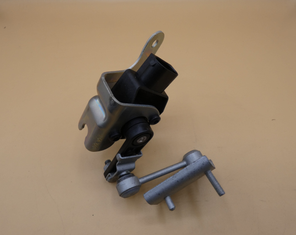 Original Mercedes-Benz Drehwinkelsensor hinten links. W204, W207, W212, W218