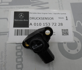 Original Mercedes-Benz Drucksensor an Ladeluftkühler. AMG CLA45, AMG A45, AMG GLA45