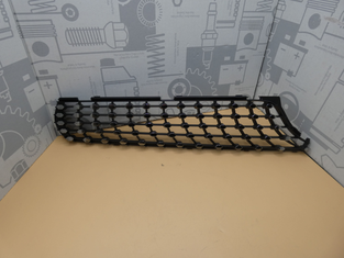 Original Mercedes-Benz Grill oben links. C-Klasse W205