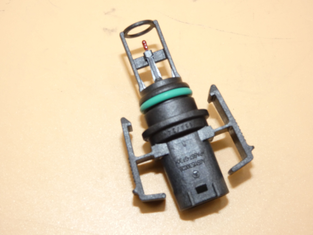 Original Mercedes-Benz Temperatursensor an Ladeluftkühler. C-Klassse, E-Klasse, GLC, Vito