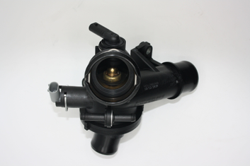 Original Mercedes-Benz Thermostat / Motorkühlung mit Gehäuse OM651