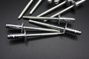 Original Mercedes-Benz Niete 6,4x16mm (10 Stück), A0009915932