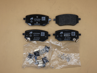 Original Mercedes-Benz Bremsklötze hinten. X-Klasse W470