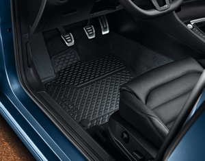 Volkswagen Original Allwetterfußmatten „Plus“ – 4er-Set vorne und hinten, Titanschwarz – VW Golf 7-1