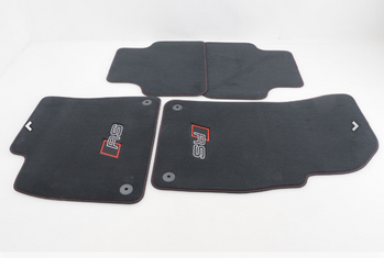 Audi RS Textilfußmatten 4-teilig für Q8 SQ8 RSQ8 – Schwarz mit roter Naht-1