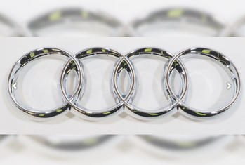 Original Audi A4 B7 B8 Cabrio Allroad Ringe Emblem Kühlergrill chrom-1